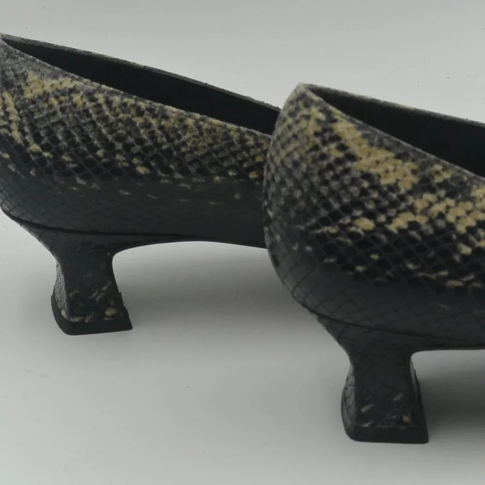 Stuart Weitzman Snakeskin Leather Pumps 7 M Black Tan Square Toe Kitten Heel - Picture 7 of 12